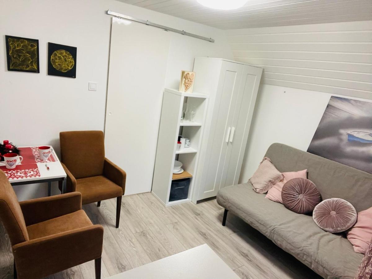 Balcsitthon Apartmanok Siófok Rum bild