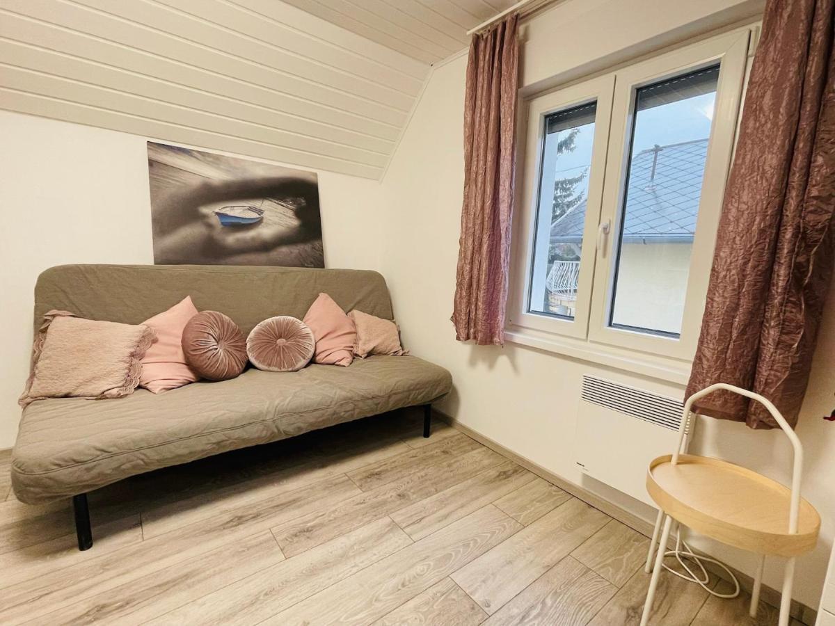 Balcsitthon Apartmanok Siófok Rum bild