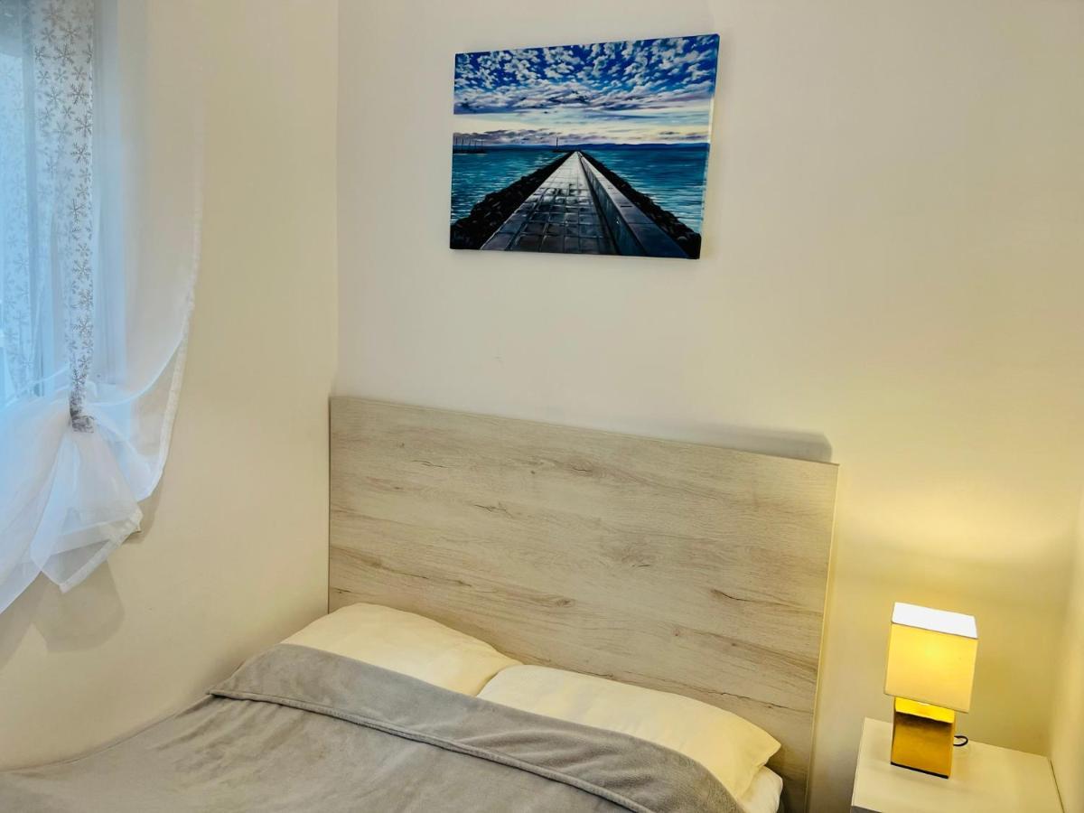 Balcsitthon Apartmanok Siófok Rum bild