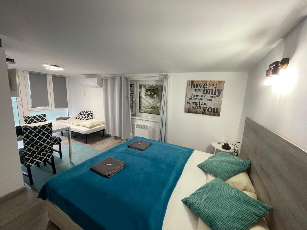 Balcsitthon Apartmanok Siófok Rum bild