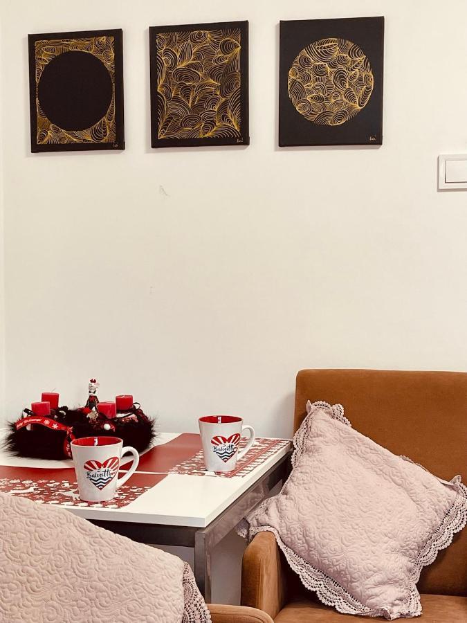 Balcsitthon Apartmanok Siófok Rum bild